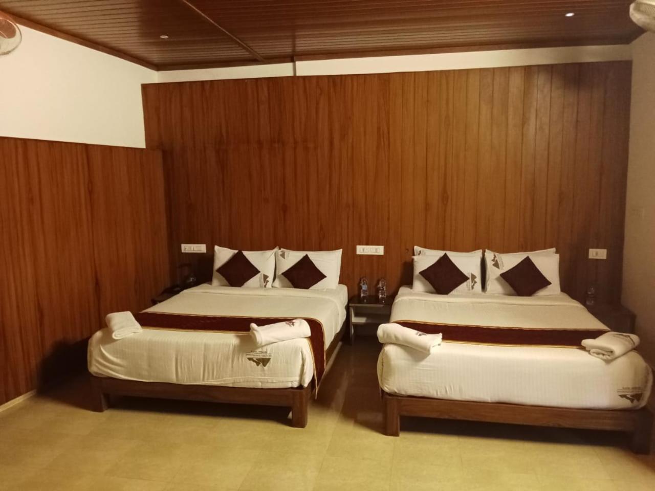 Coorggavadana Hotel Madikeri Ngoại thất bức ảnh
