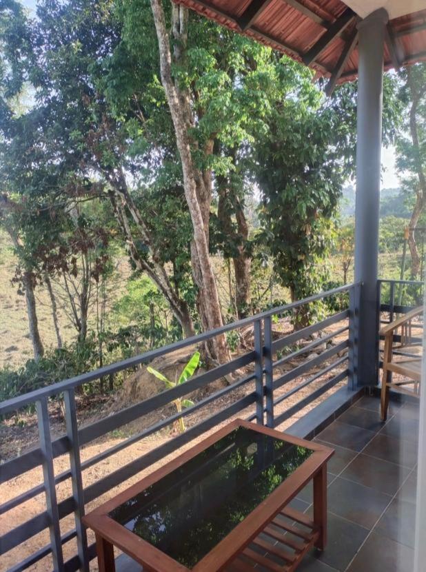Coorggavadana Hotel Madikeri Ngoại thất bức ảnh