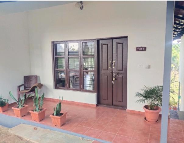 Coorggavadana Hotel Madikeri Ngoại thất bức ảnh