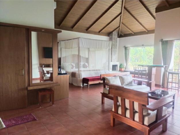 Coorggavadana Hotel Madikeri Ngoại thất bức ảnh