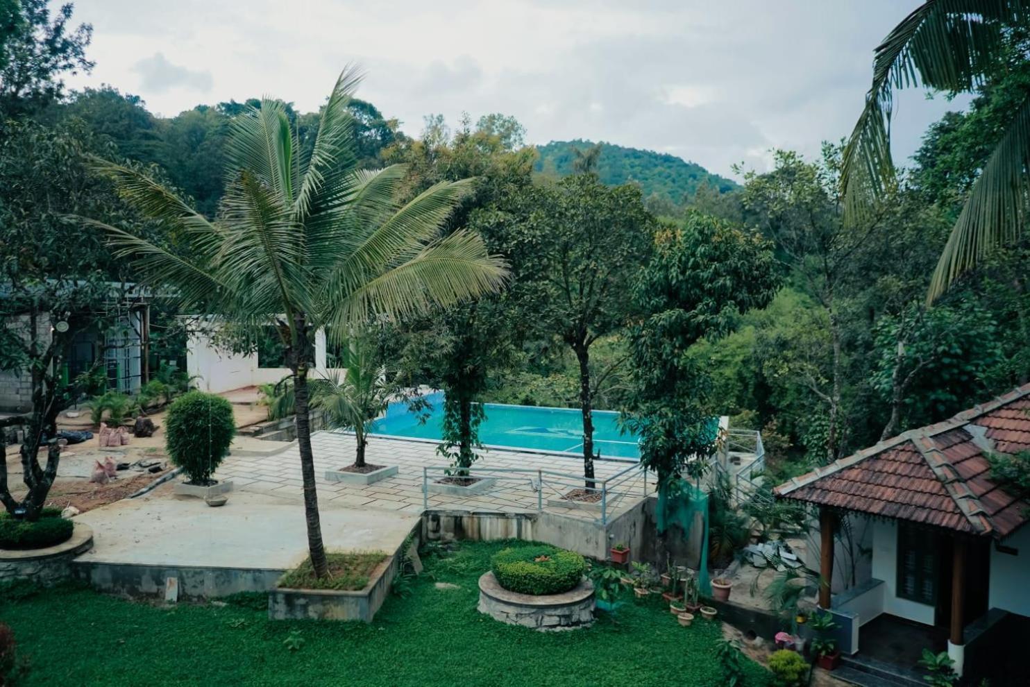 Coorggavadana Hotel Madikeri Ngoại thất bức ảnh